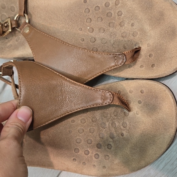 Vionic Women Kirra T strap Thong Leather Sandals Flats shoes sz 7 - Picture 11 of 11